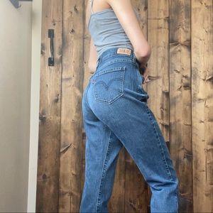 Vintage 505 Straight Leg Levi’s 💙